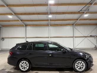 Unfallwagen Skoda Octavia 1.0eTSI 81kW Automaat Business Edition 2022/2