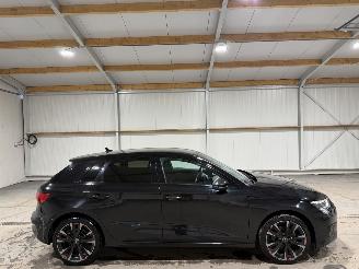 Vaurioauto  passenger cars Audi A3 30TFSI 81kW Automaat Advanced Edition 2021/8