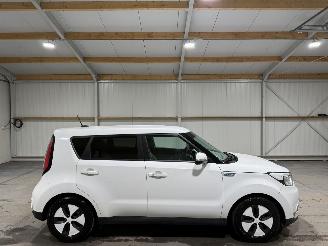 uszkodzony samochody osobowe Kia Soul 27kWh 81kW Automaat ExecutiveLine 2016/8