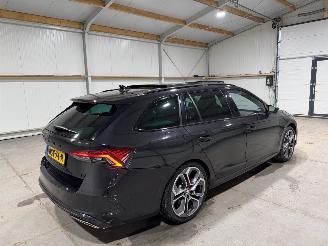 Skoda Octavia RS 1.4TSI iv 110kW Automaat PHEV Business PANO picture 5