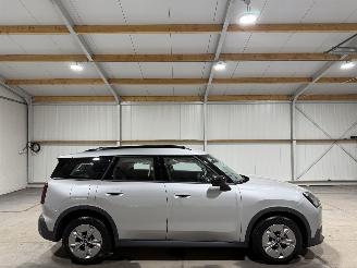 skadebil auto Mini Countryman 66.5kWh 150kW E Essential 2024/12