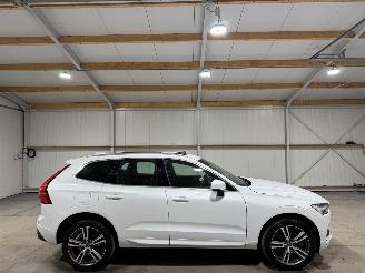 damaged passenger cars Volvo Xc-60 2.0T5 184kW Automaat Pano Luchtvering Momentum 2018/7