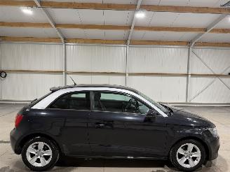 krockskadad bil auto Audi A1 1.2TFSI 63kW Airco Attraction Pro Line 2011/1