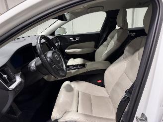 Volvo V-60 2.0T6Hybrid 186kW Automaat Twin Engine AWD Momentum Pro picture 14