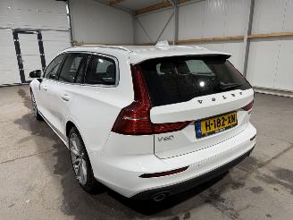 Volvo V-60 2.0T6Hybrid 186kW Automaat Twin Engine AWD Momentum Pro picture 12