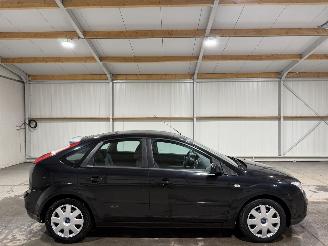 krockskadad bil auto Ford Focus 1.4-16V 59kW Airco Trend 2007/8