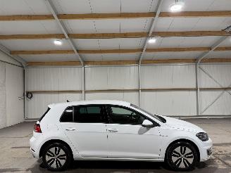 Schadeauto Volkswagen e-Golf 36kWh 100kW Automaat Clima Camera 2019/4