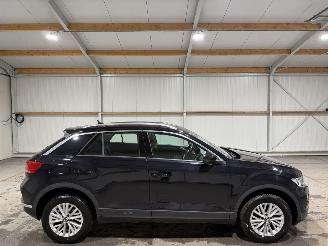 Unfallwagen Volkswagen T-Roc 1.5TSI 110kW Automaat Style Business 2021/8