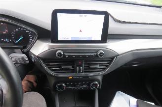 Ford Focus 1.0 92kw euro 6 Eco Boost Titanium Business Camera Navigatie  12-2019 picture 17