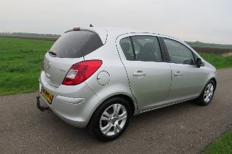 Auto incidentate Opel Corsa 1.3 CDTI 95pk Eco Flex 5 drs Cosmo 2010 Airco 2010/8