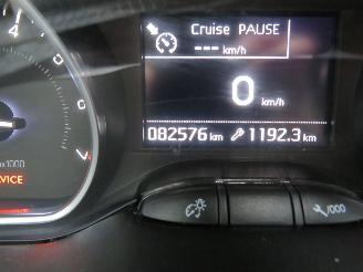 Peugeot 208 1.2 110pk GT Line  5Drs 82.000km nap Leer Camera Navigatie  2016 topstaat picture 5