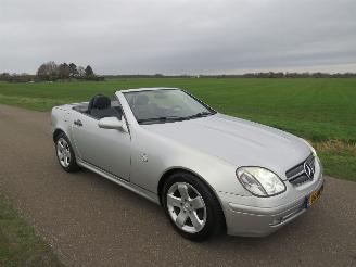 Auto incidentate Mercedes SLK 200 SLK Cabrio  232.000km Nap  topstaat  parkeerschade 2000/4