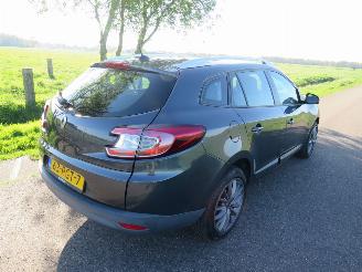 Renault Mégane 1.6 102pk Expression Navigatie Airco  parkeerschade picture 2