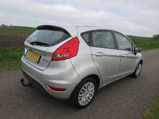 uszkodzony samochody osobowe Ford Fiesta 1.2 Limited 2010-11 Airco 5 Drs  PARKEERSCHADE 2010/11