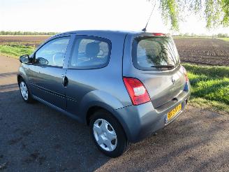 Renault Twingo 1.2 75pk170.000 km 2011-11 Airco schadevrij picture 4