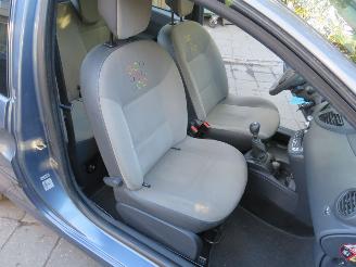 Renault Twingo 1.2 75pk170.000 km 2011-11 Airco schadevrij picture 8
