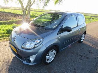 Renault Twingo 1.2 75pk170.000 km 2011-11 Airco schadevrij picture 15