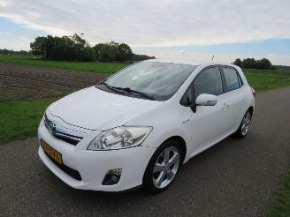 Schadeauto Toyota Auris 1.8 Automaat  Full Hybrid Elektrisch benzine 170.000km camera navigatie  airco 2010/11