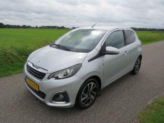 skadebil auto Peugeot 108 1.2 VTI Allure  192.000km  Orgineel Navigatie  Airco  2014 schadevrij 2014/8
