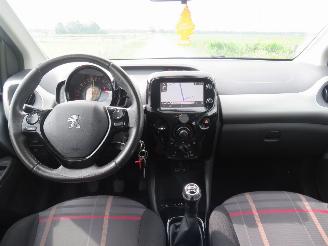 Peugeot 108 1.2 VTI Allure  192.000km  Orgineel Navigatie  Airco  2014 schadevrij picture 3