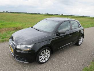 Unfallwagen Audi A1 Sportback 1.2 Tfsi 122pk 5drs Airco 170.000km nap Navigatie Clima Stoelverwarming  2014 2014/12