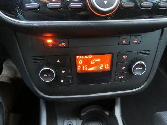 Fiat Punto Evo 0.9 Twin Air Lounge 140.000km nap Parkeerschade topstaat picture 18