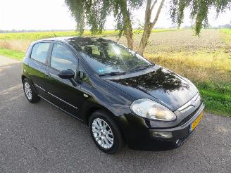 Fiat Punto Evo 1.4  Dynamic 78pk 5drs Airco Clima 5drs picture 3