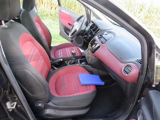 Fiat Punto Evo 1.4  Dynamic 78pk 5drs Airco Clima 5drs picture 5