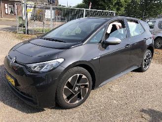 uszkodzony samochody osobowe Volkswagen ID.3 iD.3 First 58 kWh 2020/10