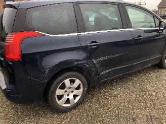 Peugeot 5008 5008 1.6 THP Family 7p. picture 5