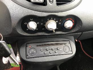 Renault Twingo Twingo 1.6 16V RS search picture 16