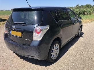 Vaurioauto  passenger cars Toyota Verso 1.8 VVTI 2013/1