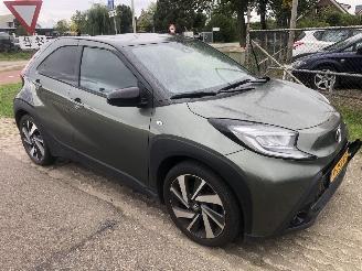 uszkodzony samochody osobowe Toyota Aygo Aygo X 1.0 VVT-i MT 2022/12