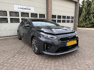 uszkodzony samochody osobowe Kia Proceed 1.4 T-GDI GT-Line Automaat Navi Clima Cruise 2019/10