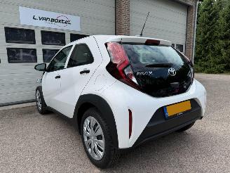 Vaurioauto  passenger cars Toyota Aygo X 1.0 VVT-i MT Airco Cruise 13964 Km NAP ! 2023/12