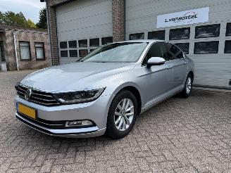 damaged passenger cars Volkswagen Passat 1.8 TSI Business Edition R Automaat 78125 Km ! 2017/6