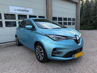 Vaurioauto  passenger cars Renault Zoé R135 Edition One Koopaccu 52 kWh Navi Clima 54739 Km NAP ! 2020/7