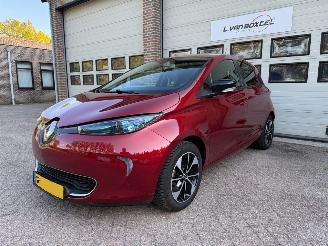 Vaurioauto  passenger cars Renault Zoé Q90 Intens Quickcharge Koopaccu 41 kWh Navi Clima NAP ! 2017/4
