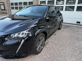 Peugeot e-208 EV Allure 50 kWh Navi Clima 54806 Km NAP ! picture 13