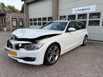 krockskadad bil auto BMW 3-serie 320d High Executive Automaat Pano 2014/4