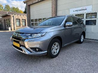 skadebil auto Mitsubishi Outlander 2.4 PHEV Pure Navi Clima Cruise 89684 Km NAP ! 2021/12