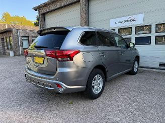 Mitsubishi Outlander 2.4 PHEV Pure Navi Clima Cruise 89684 Km NAP ! picture 3