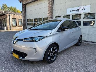 Unfallwagen Renault Zoé Q90 Intents Quickcharge 41 kWh Koopaccu Navi Clima NAP 2017/11