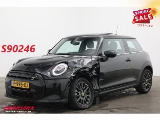 Schadeauto Mini Mini Cooper E 33 kWh Schuifdak LED Leder Cruise Camera SHZ 2022/6