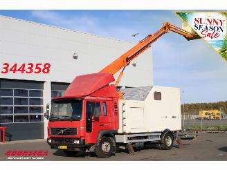 krockskadad bil auto Volvo FL 220 Hubarbeitsbuhne Custers T200 18T 2003/5