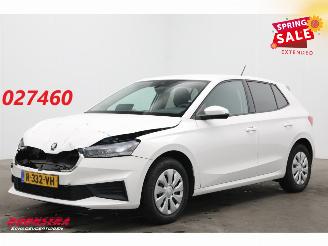 Vaurioauto  passenger cars Skoda Fabia 1.0 TSI Ambition Bluetooth Airco Cruise PDC 2022/11