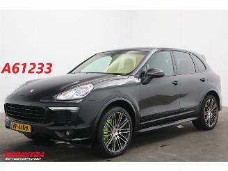 Vaurioauto  passenger cars Porsche Cayenne 3.0 S E-Hybrid Sport Design BiXenon Memory Leder SHZ AHK 2015/12