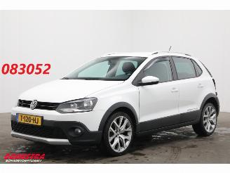 skadebil auto Volkswagen Polo 1.0 Cross Bluetooth Airco 2016/8