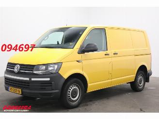 skadebil bedrijf Volkswagen Transporter 2.0 TDI 150 PK L1-H1 2X Schuifdeur Airco Cruise AHK 2016/8