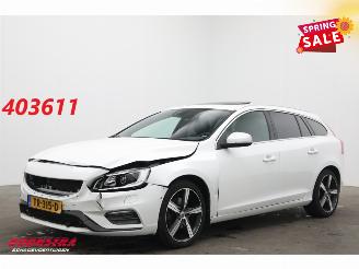 Voiture accidenté Volvo V-60 2.0 T4 Aut. R-Design Schuifdak Leder Navi Clima Cruise Camera SHZ PDC AHK 2018/9
